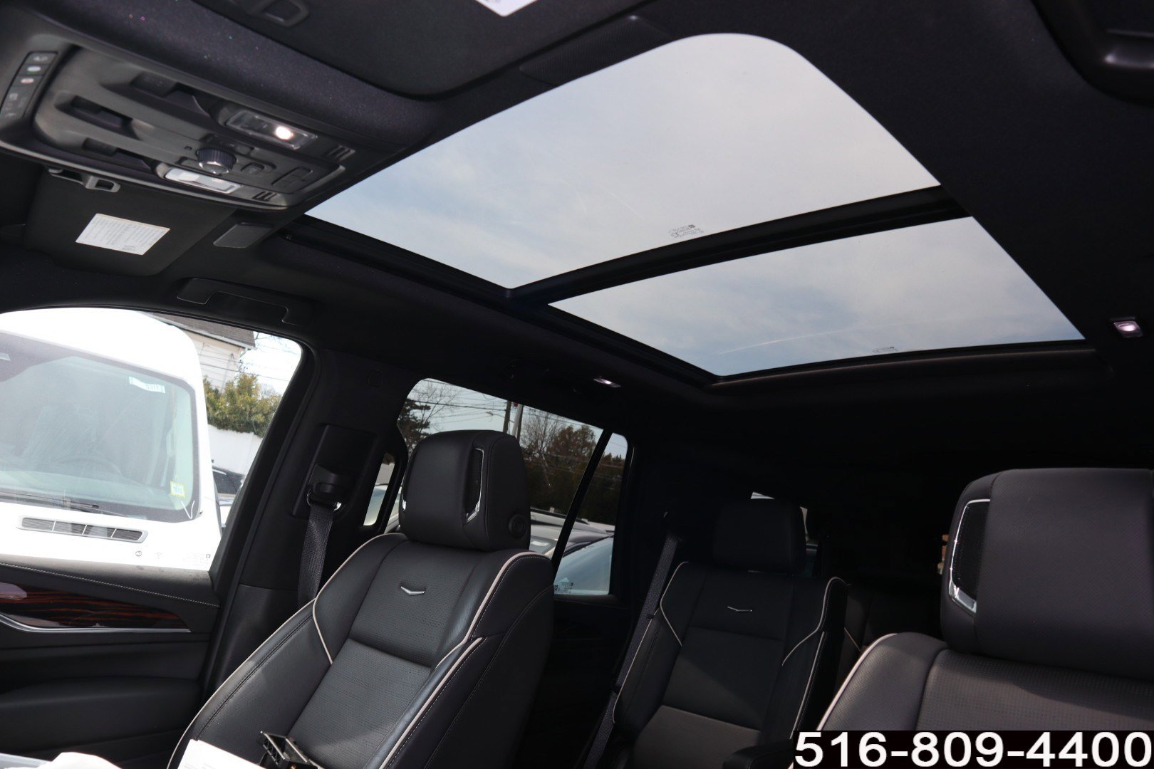 Used 2023 Cadillac Escalade Premium Luxury image 13