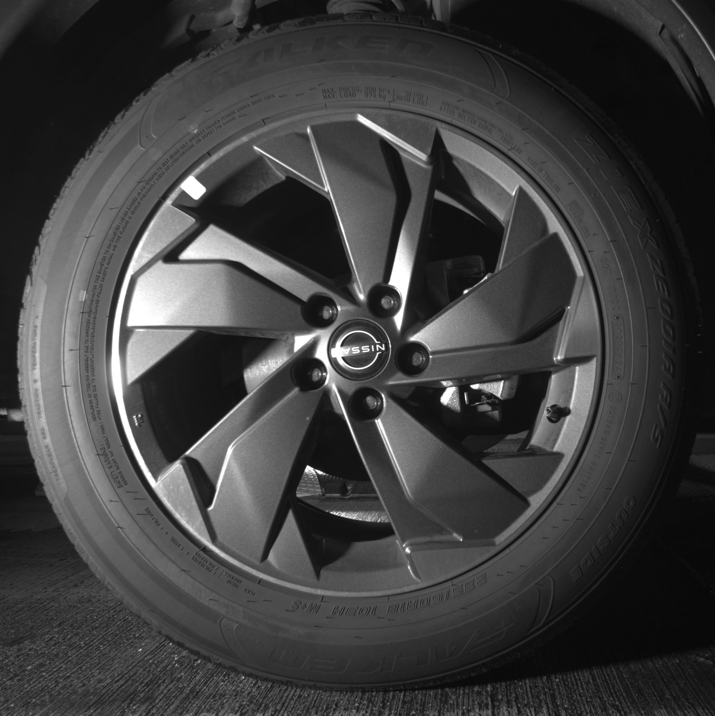 Used 2025 Nissan Rogue SV FWD image 13