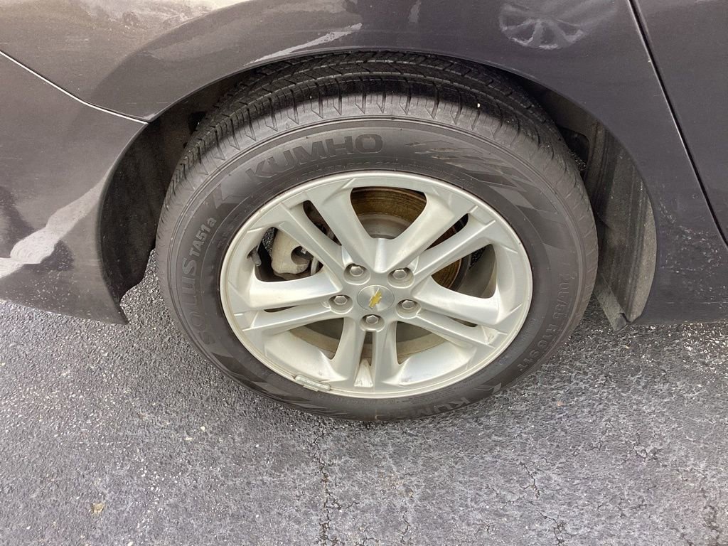 Used 2017 Chevrolet Cruze LT w/ Convenience Package image 30