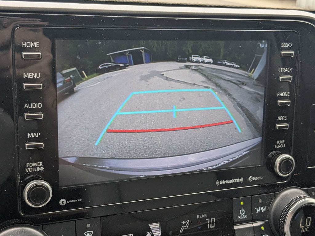 Used 2022 Toyota Highlander XLE FWD image 23