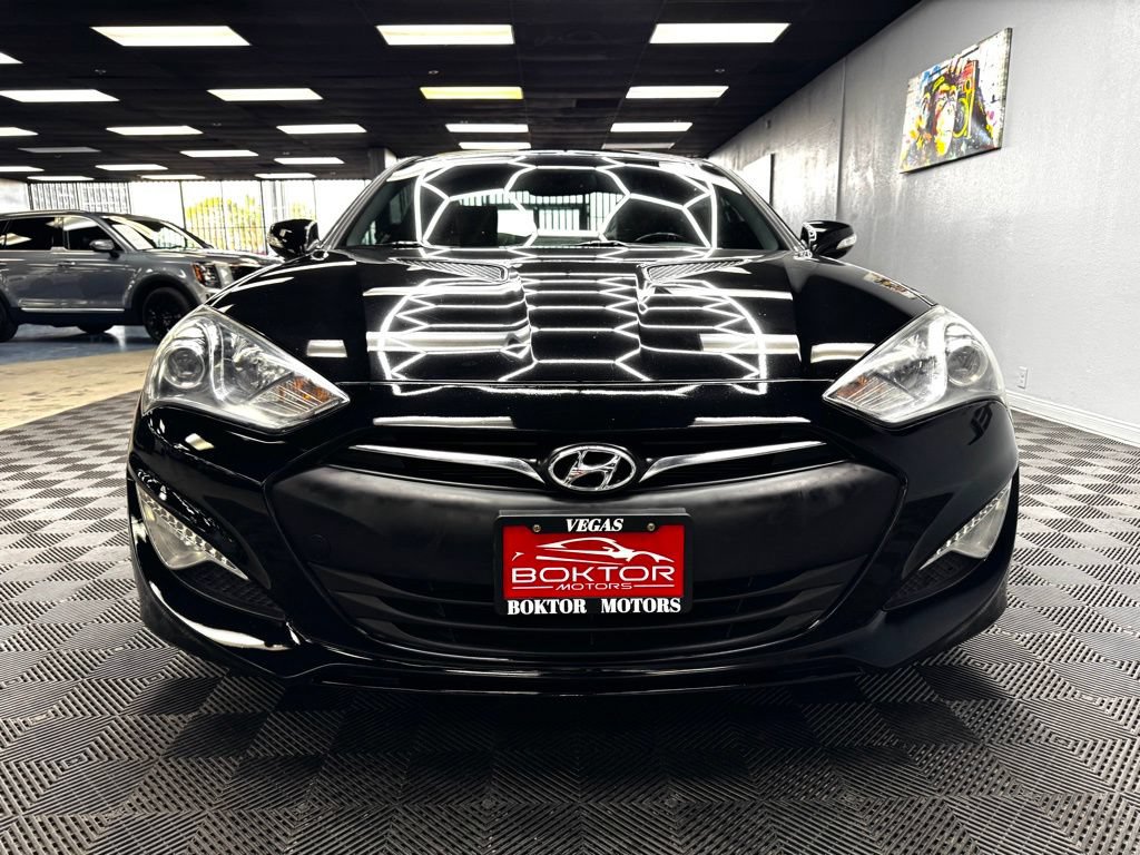Used 2016 Hyundai Genesis 3.8 RWD image 4