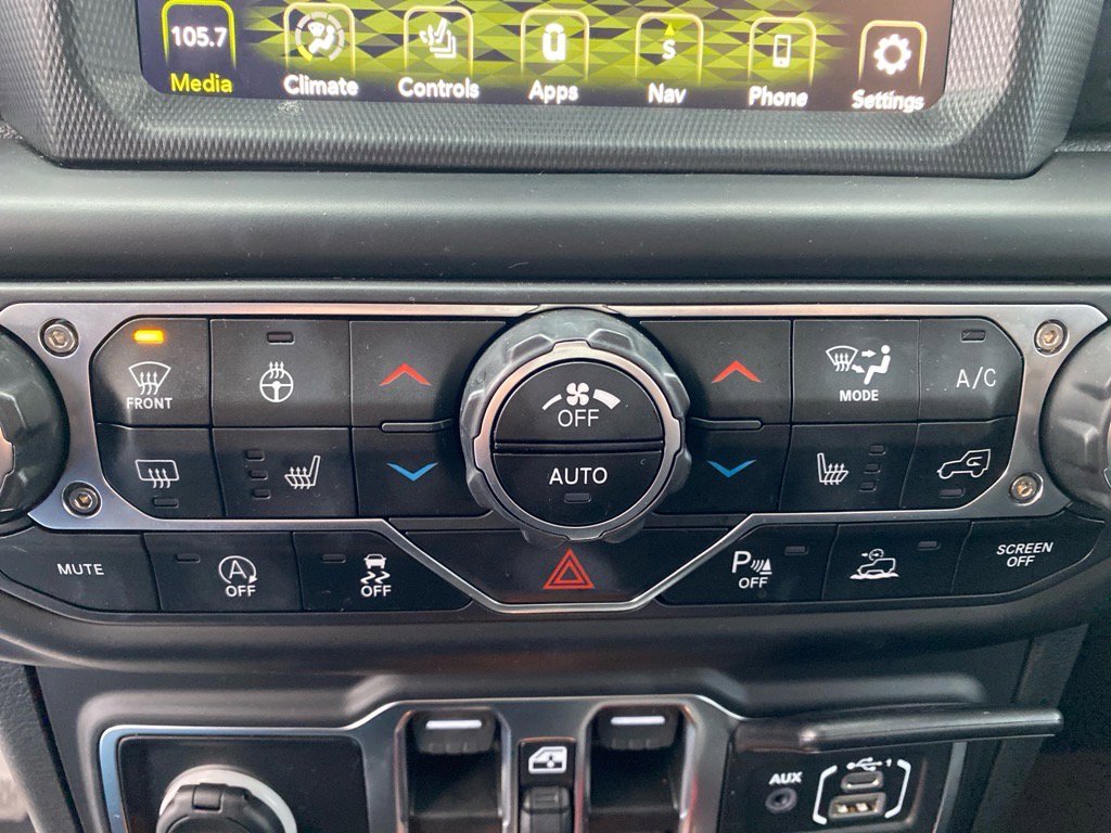 Used 2023 Jeep Wrangler Unlimited Sahara image 14