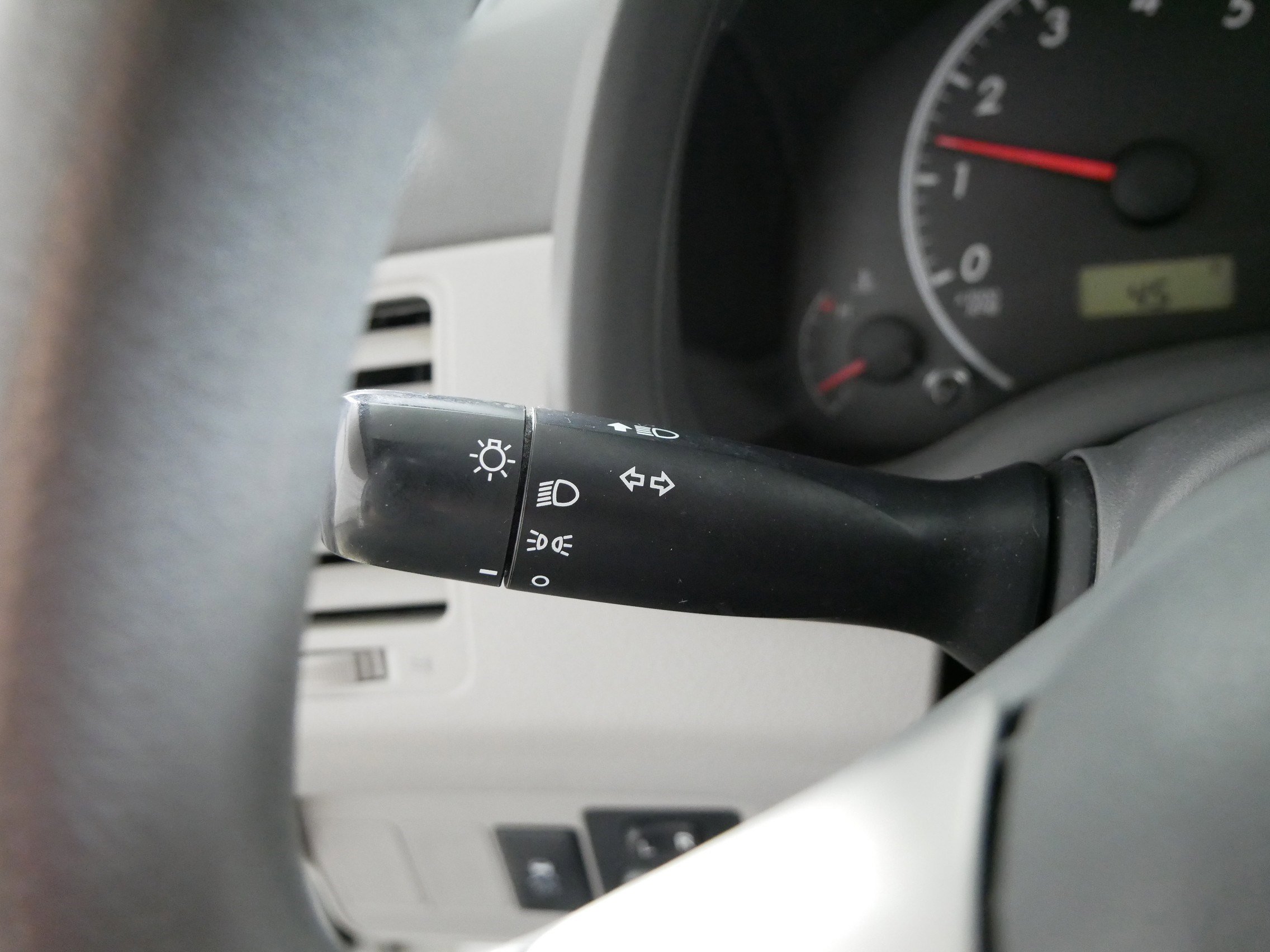 Used 2010 Toyota Corolla LE image 33