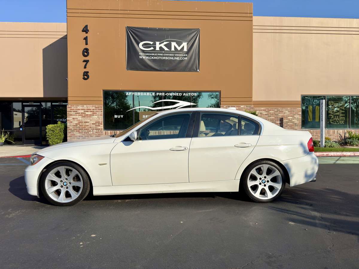 Used 2006 BMW 330i Sedan image 3