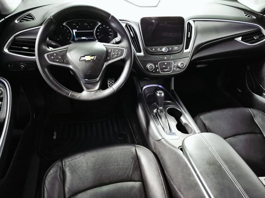Used 2016 Chevrolet Malibu LT w/ Leather Package FWD image 10
