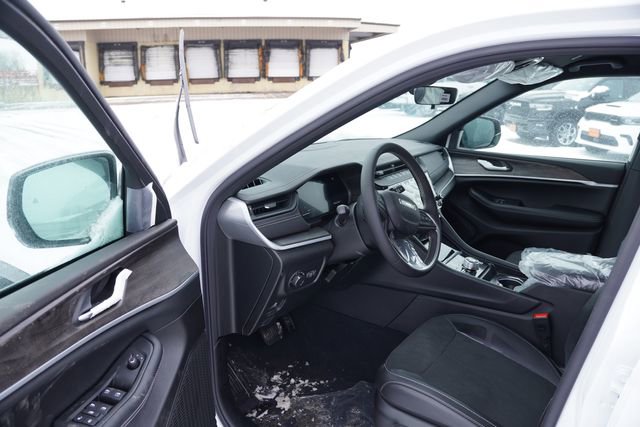 New 2026 Jeep Grand Cherokee Laredo image 10