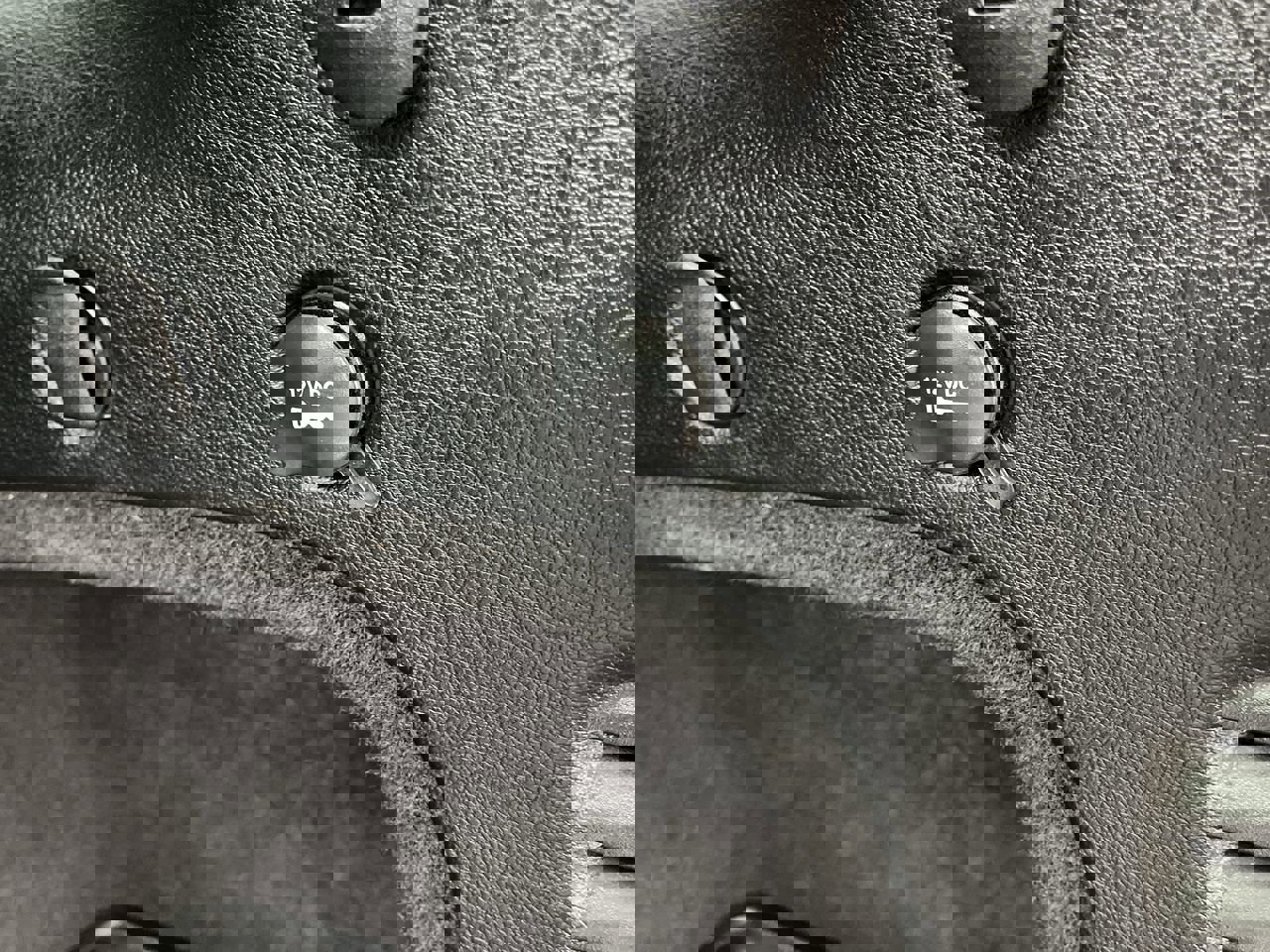 Used 2018 Jeep Grand Cherokee Limited image 30