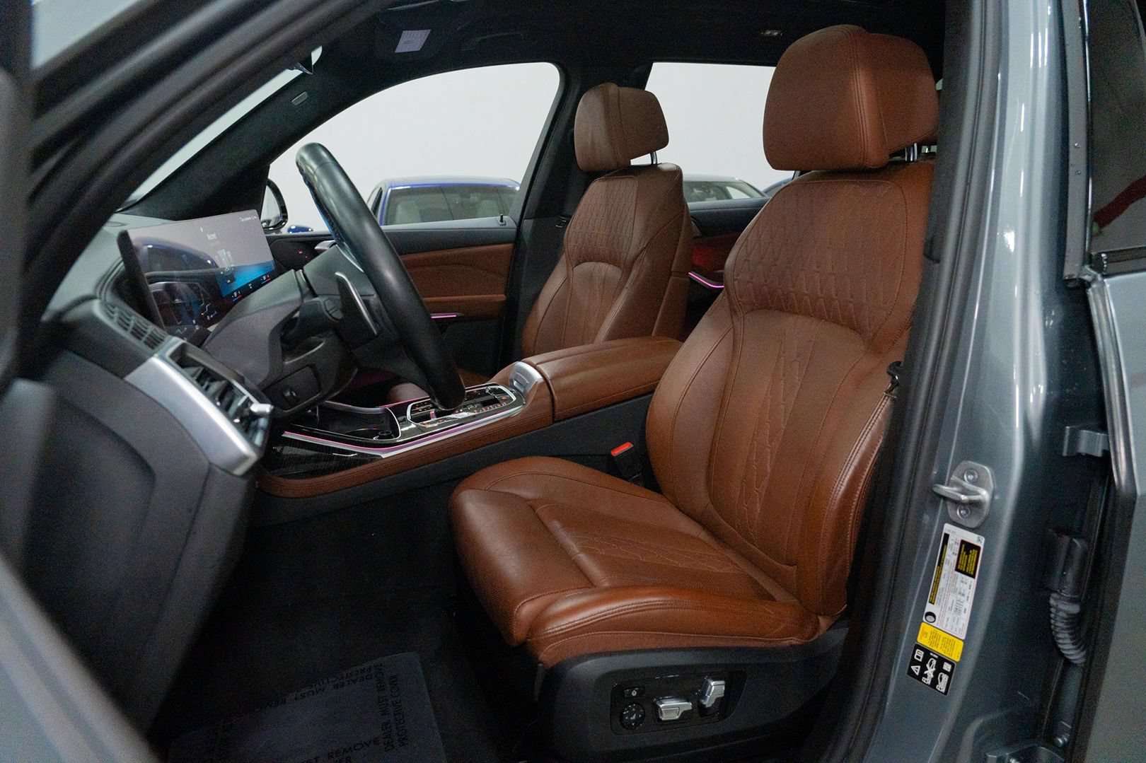 Used 2023 BMW X7 M60i AWD/4WD image 24
