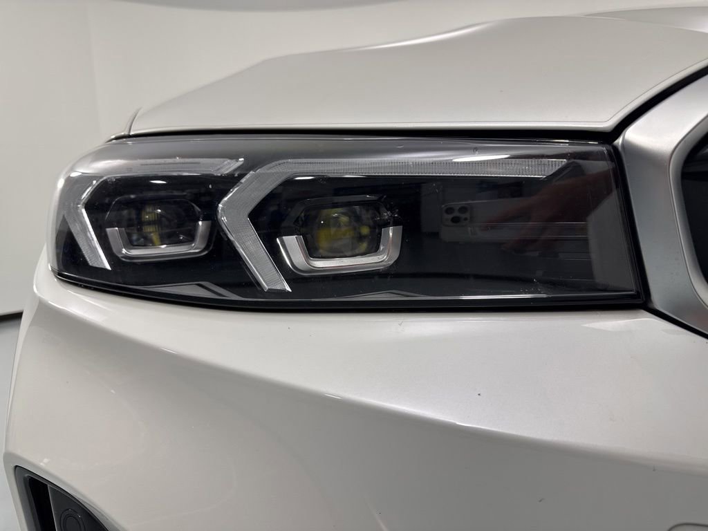 Certified 2023 BMW 330i xDrive Sedan w/ Premium Package AWD/4WD image 8