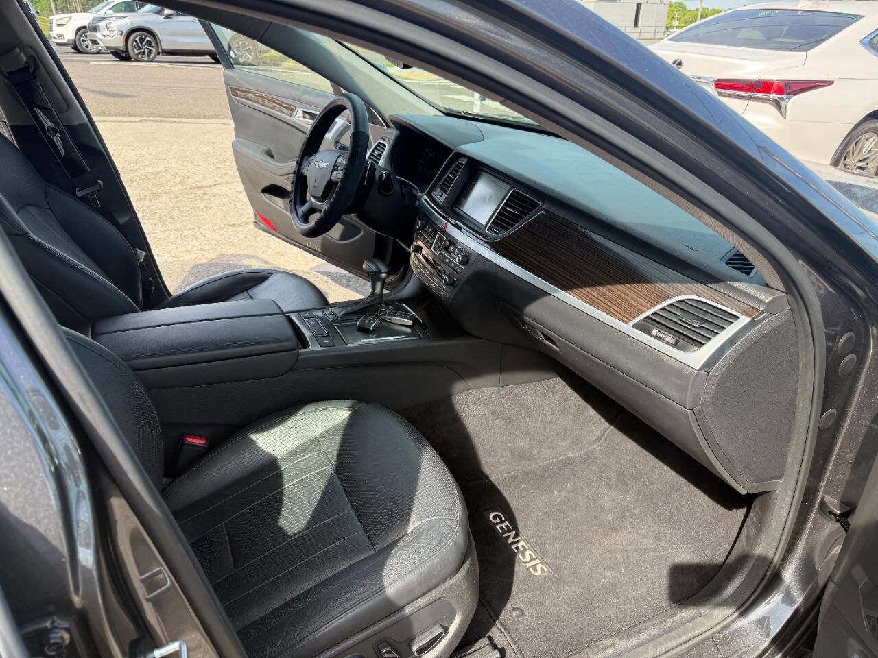 Used 2018 Genesis G80 3.8 AWD/4WD image 12