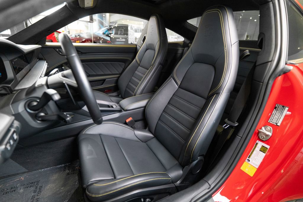 Certified 2025 Porsche 911 Carrera GTS RWD image 5