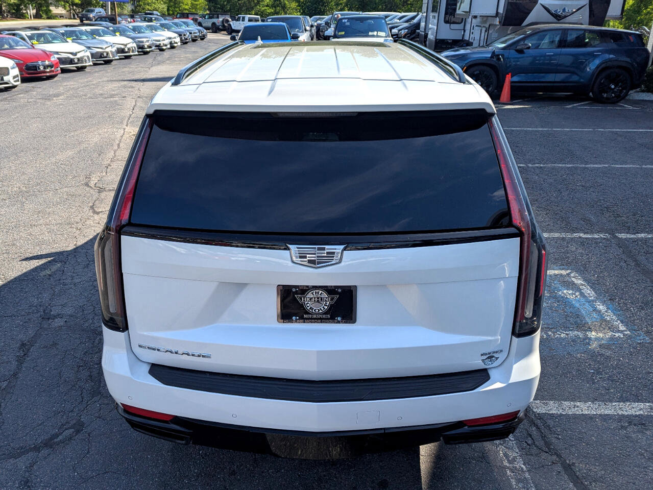 Used 2022 Cadillac Escalade ESV Sport Platinum image 8