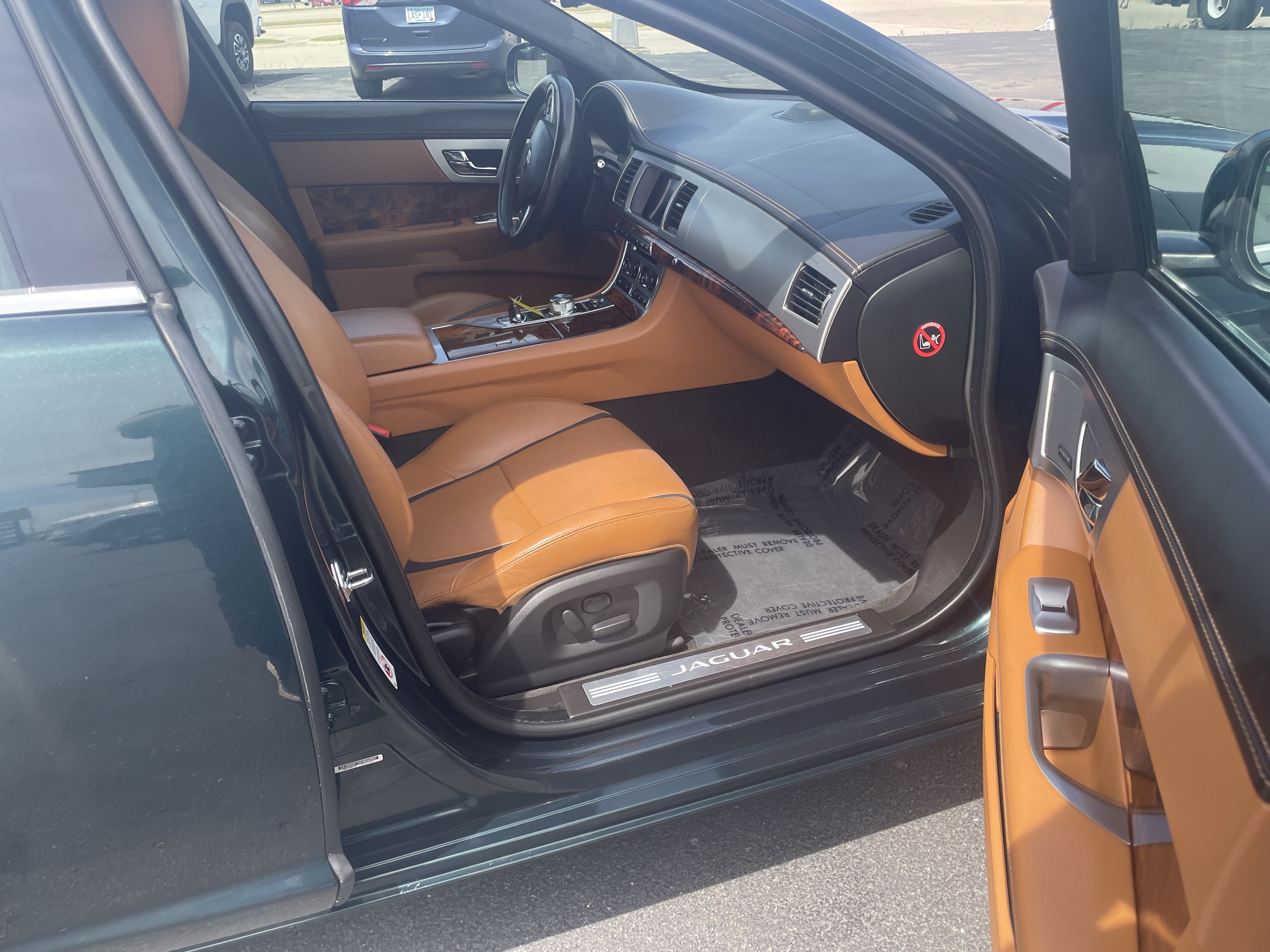 Used 2015 Jaguar XF Portfolio RWD image 14