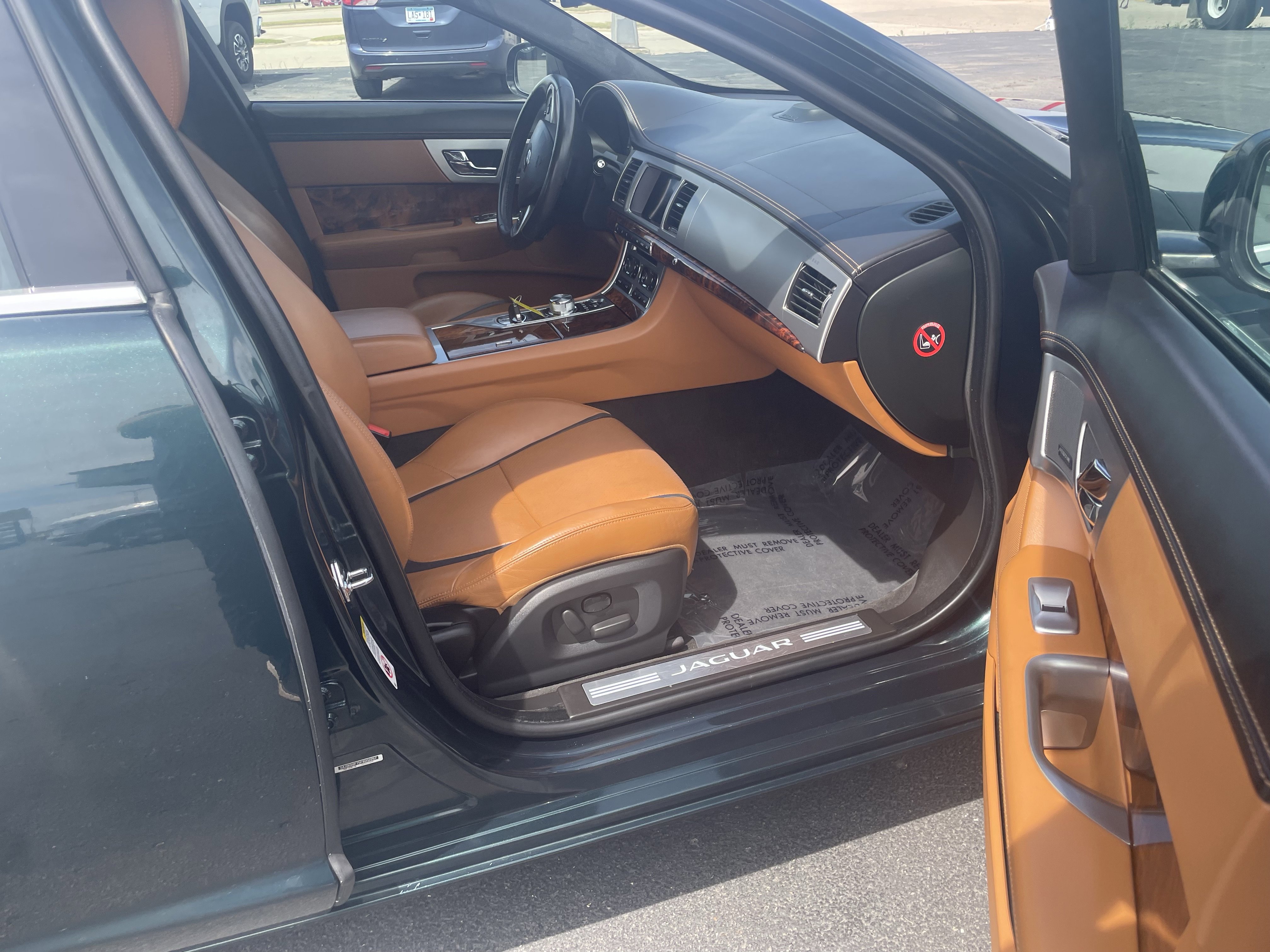 Used 2015 Jaguar XF Portfolio RWD image 14