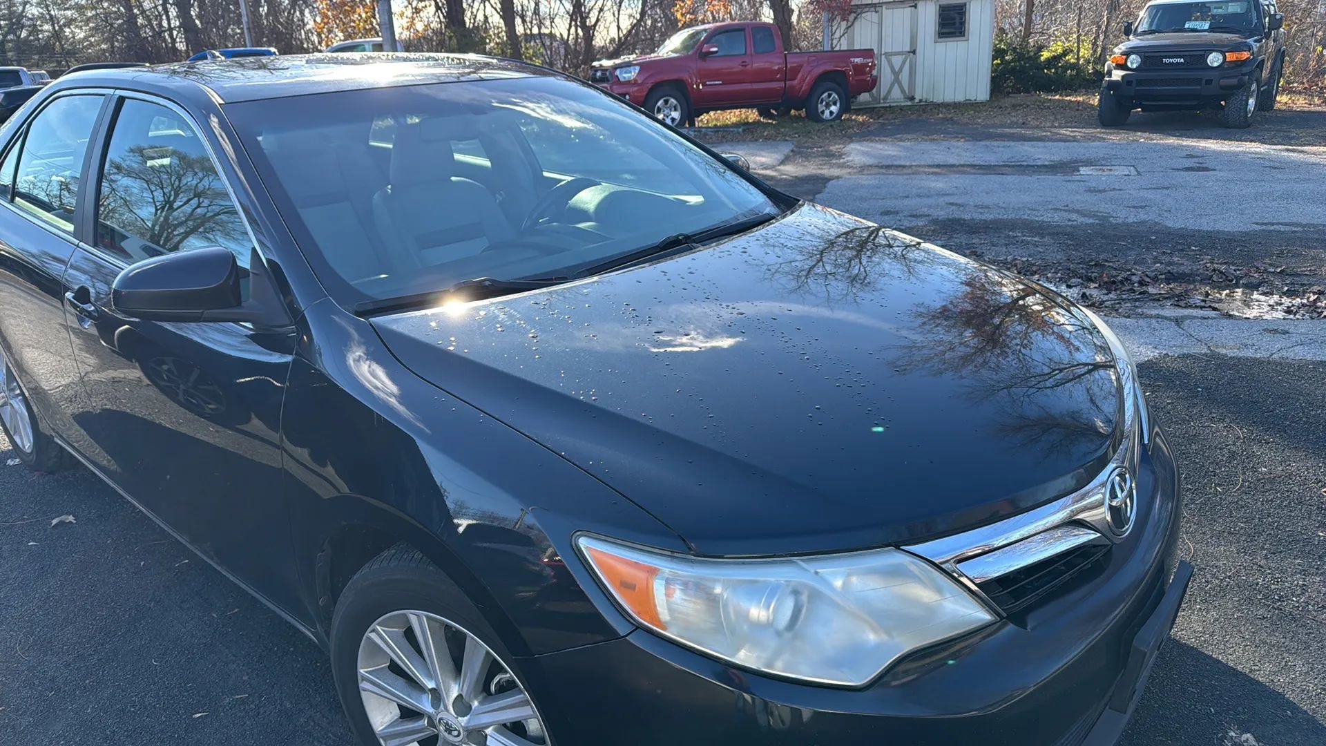 Used 2012 Toyota Camry XLE w/ Leather Pkg FWD image 4