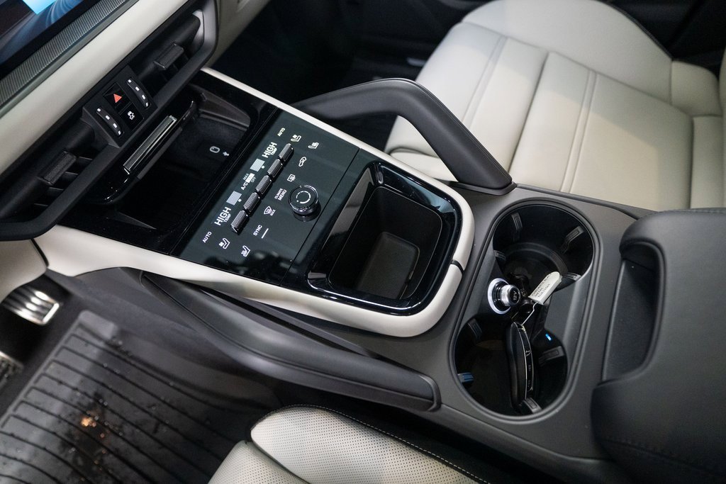 New 2026 Porsche Cayenne S image 24