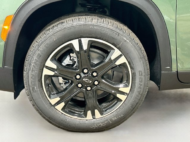 New 2027 Chevrolet Traverse LT w/ Sun and Wheel Package FWD image 31