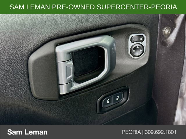 Used 2020 Jeep Wrangler Unlimited Sahara image 17
