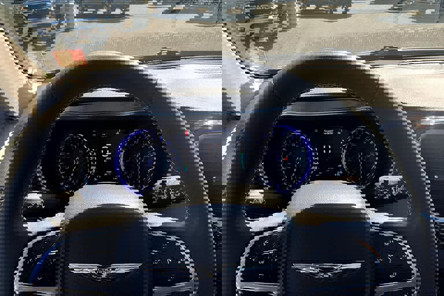 Used 2024 Chrysler Pacifica Touring-L image 18