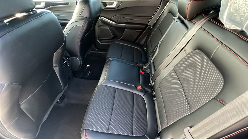 New 2025 Ford Escape ST-Line w/ Tech Pack #1 image 9