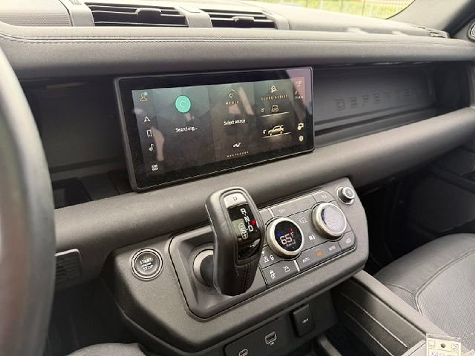 Used 2023 Land Rover Defender 110 X-Dynamic SE AWD/4WD image 15