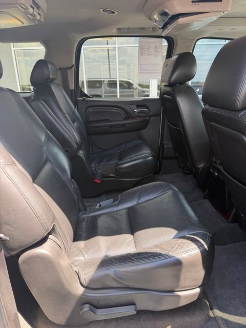 Used 2010 Cadillac Escalade ESV Premium AWD/4WD image 17