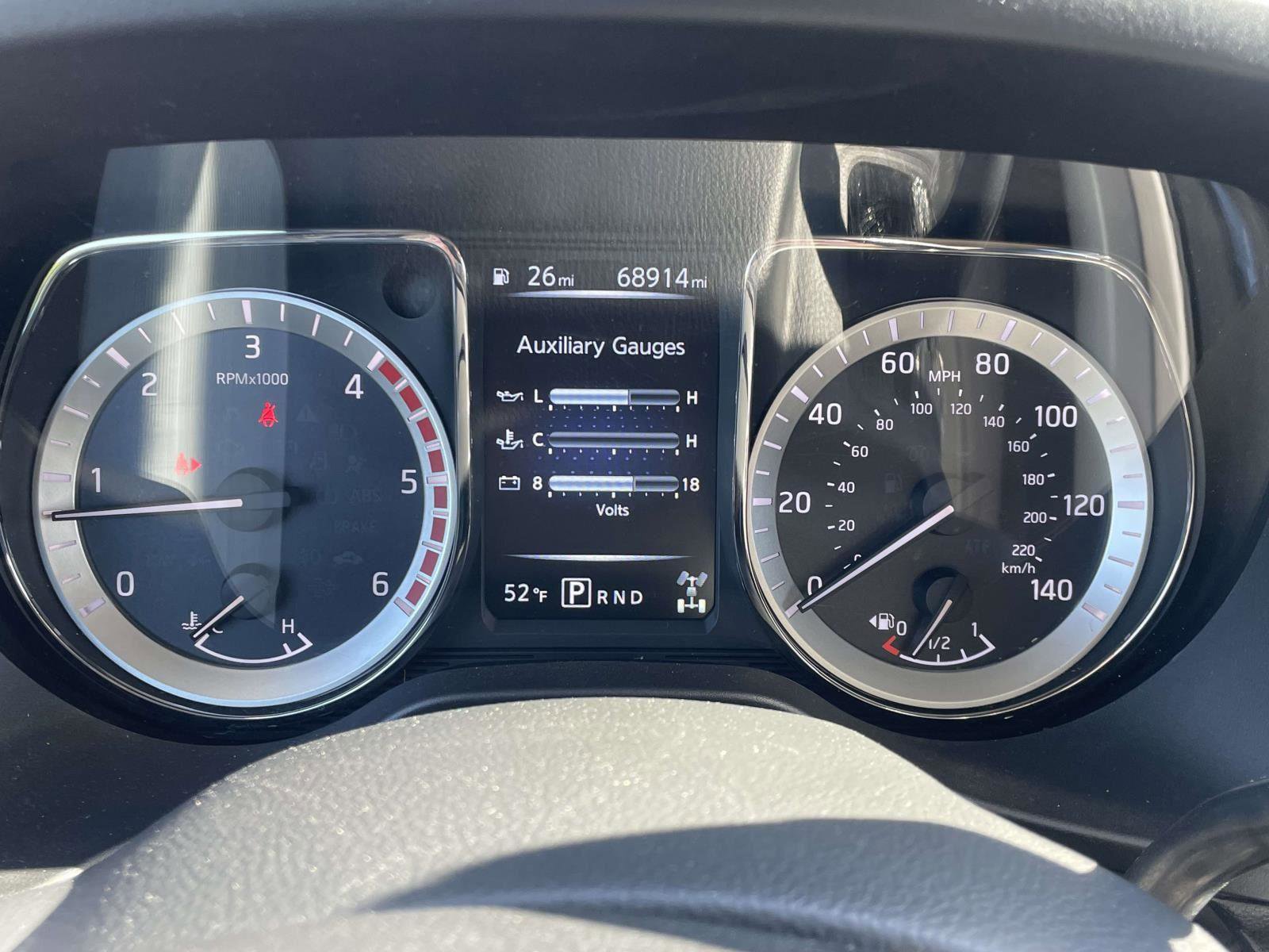 Used 2016 Nissan Titan SV image 15