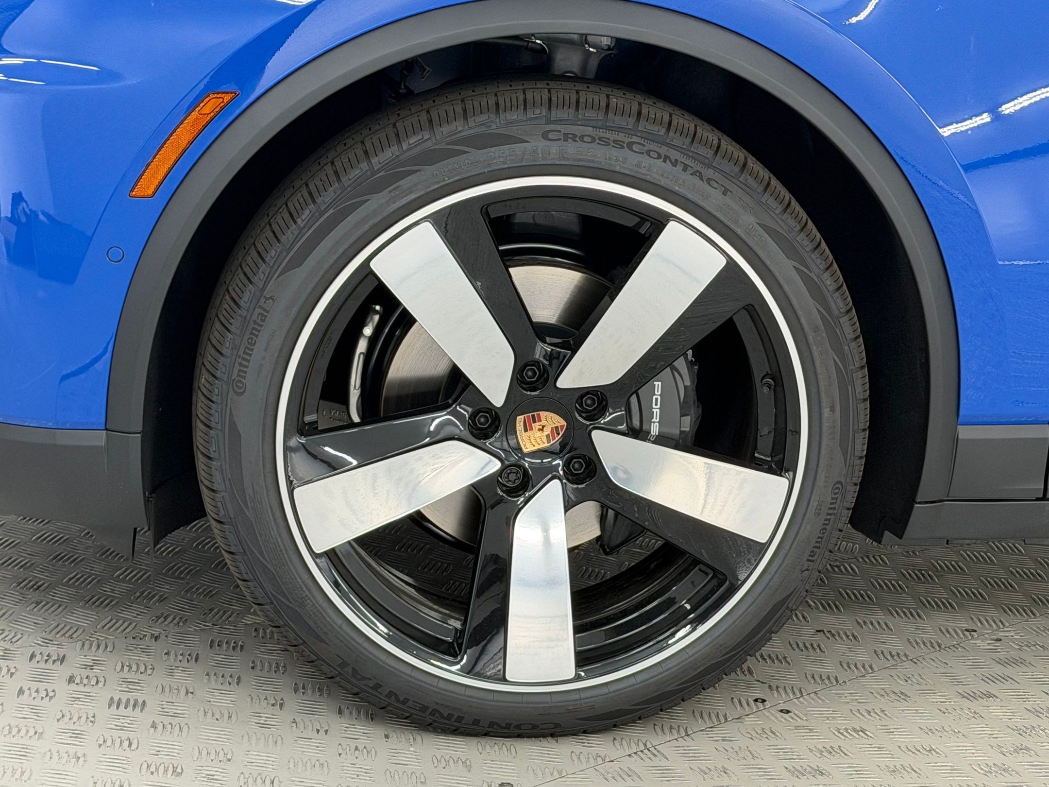 New 2026 Porsche Macan 4 Electric AWD/4WD image 13