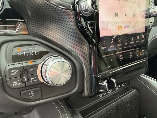 Used 2025 RAM 1500 Limited AWD/4WD image 16