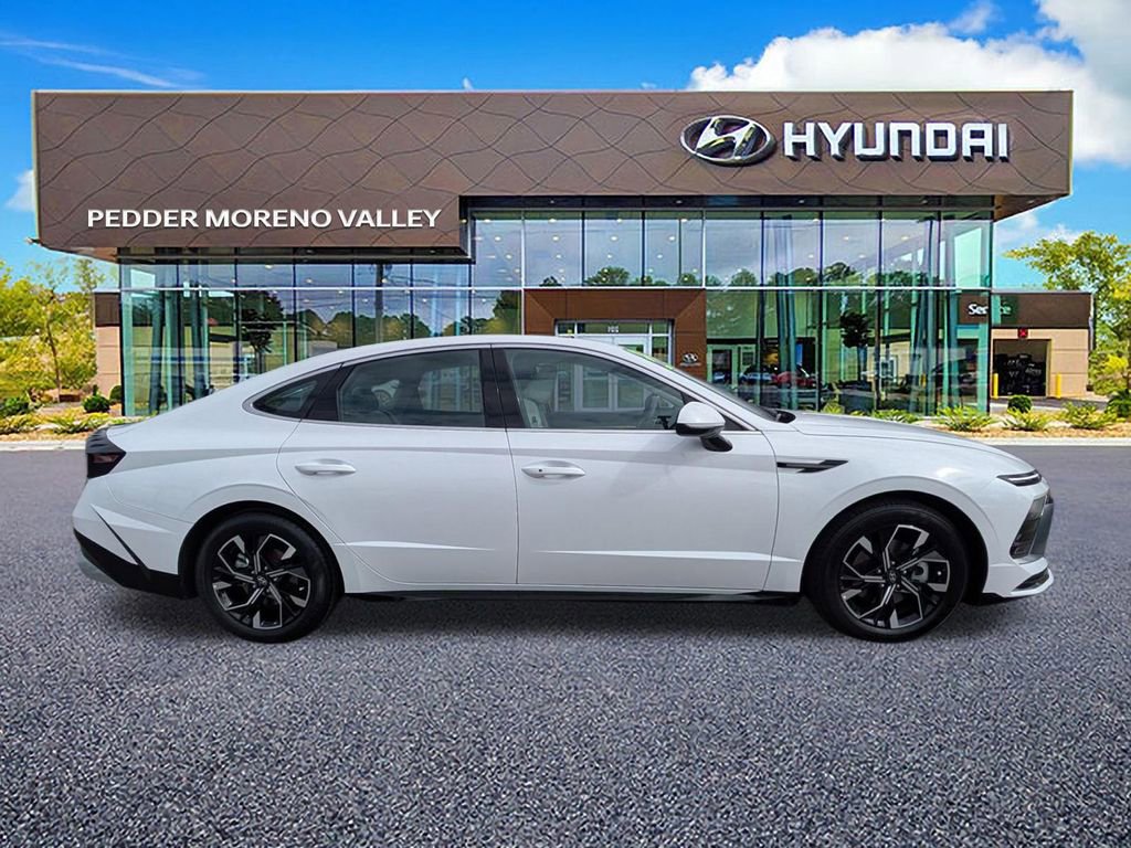 Certified 2025 Hyundai Sonata SEL image 2