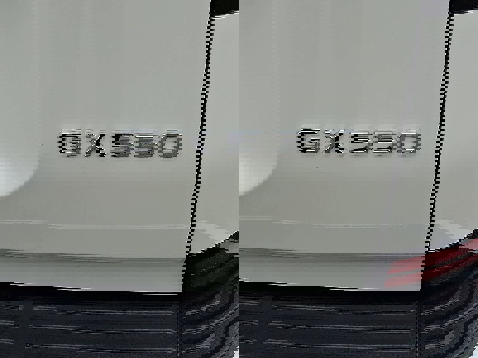 Used 2024 Lexus GX 550 w/ Accessory Package (2T) image 38