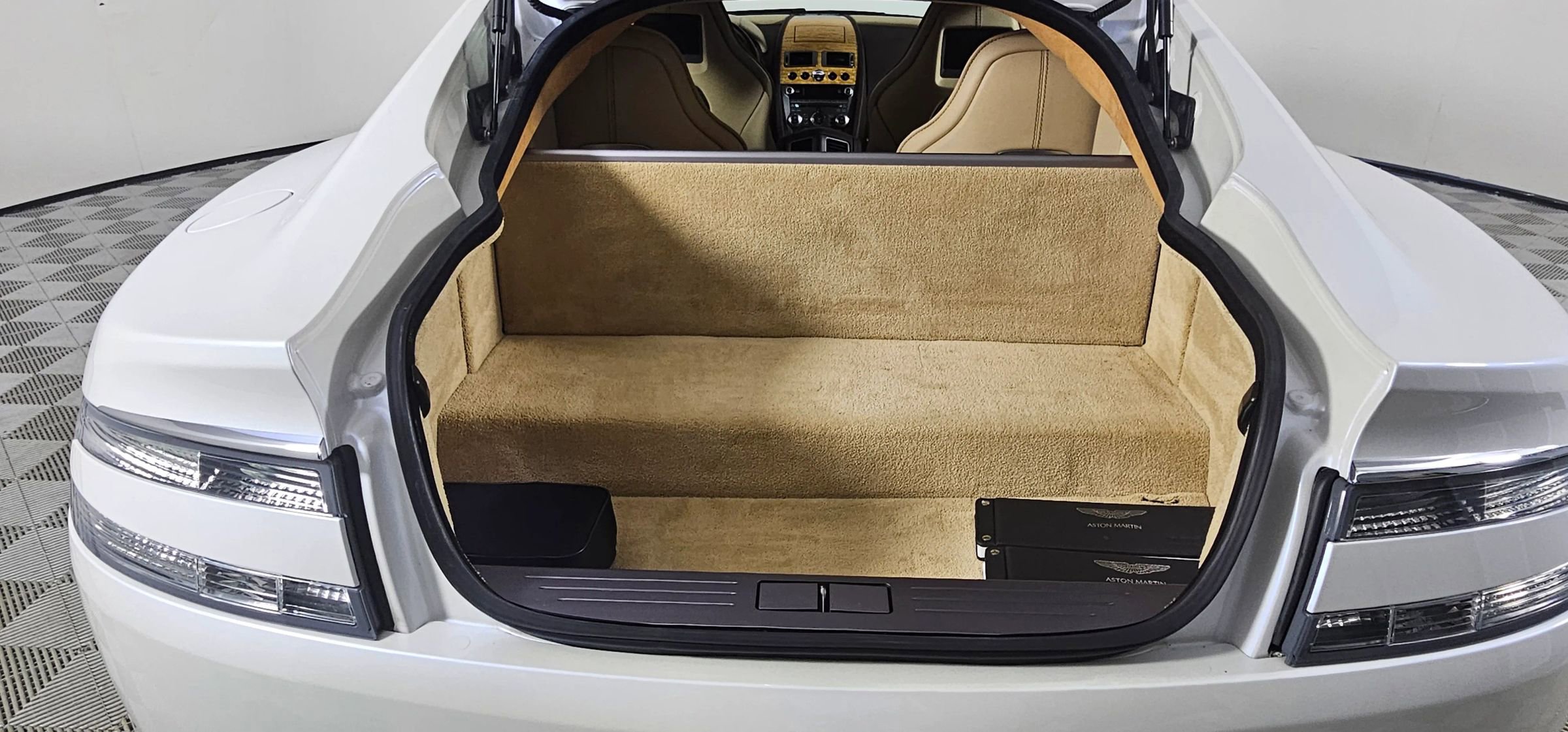 Used 2012 Aston Martin Rapide Sedan 4D image 31