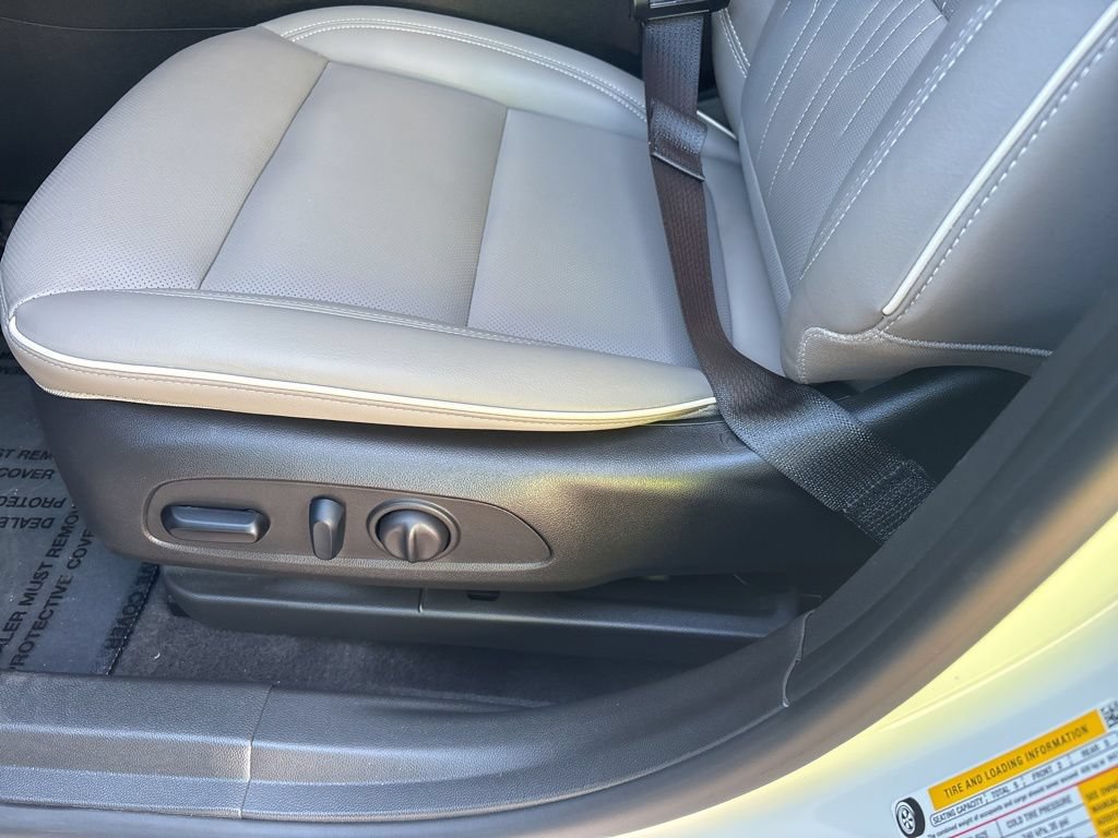 Used 2025 Buick Envista Avenir FWD image 31