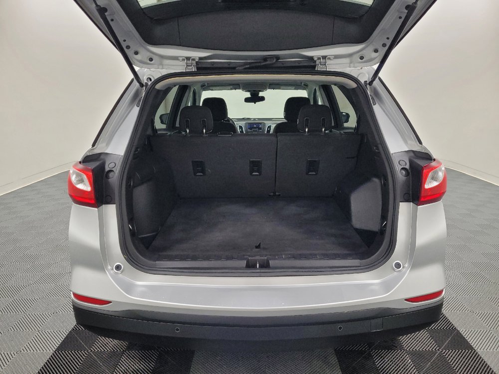 Used 2020 Chevrolet Equinox LS w/ LPO, Cargo Package AWD/4WD image 29