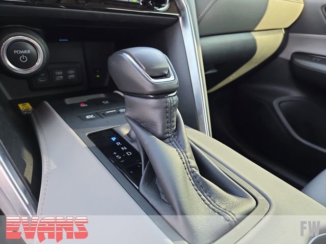 Certified 2023 Toyota Venza LE image 11