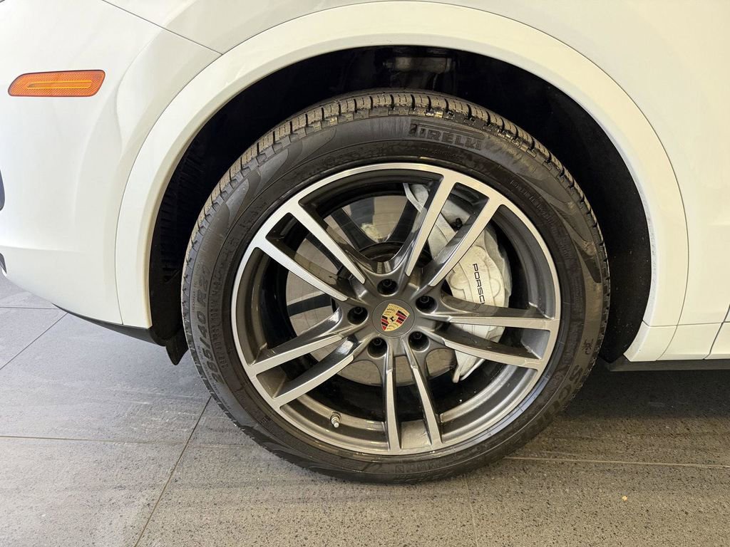 Certified 2023 Porsche Cayenne Turbo AWD/4WD image 10