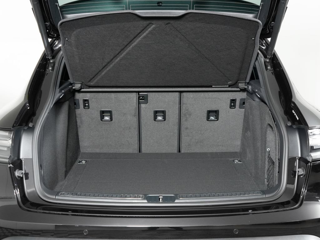 New 2026 Porsche Macan S AWD/4WD image 40