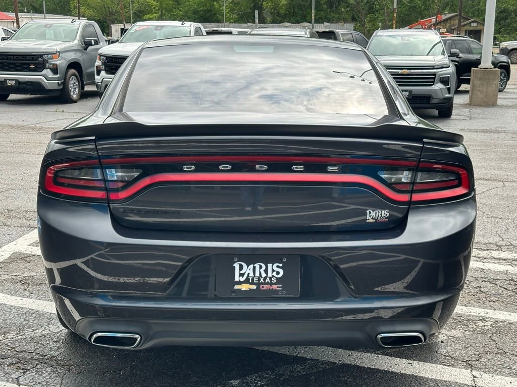 Used 2017 Dodge Charger SE w/ Blacktop Package image 5