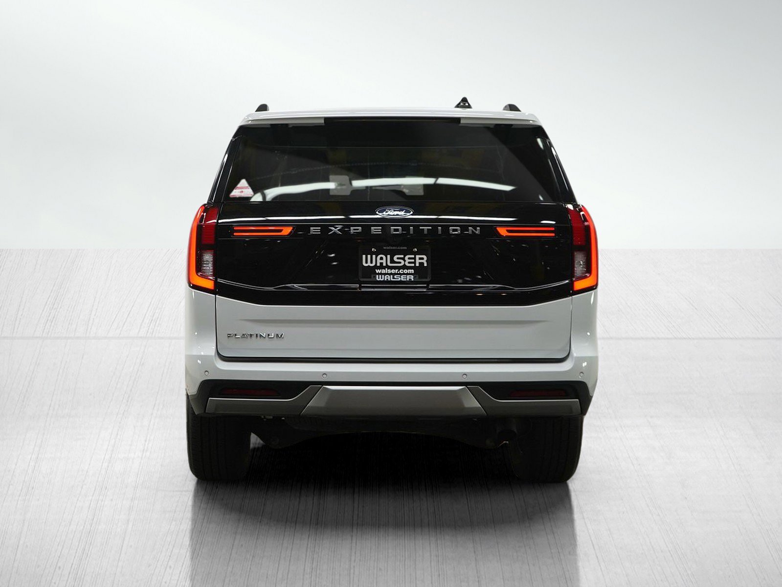 Used 2025 Ford Expedition Platinum AWD/4WD image 5