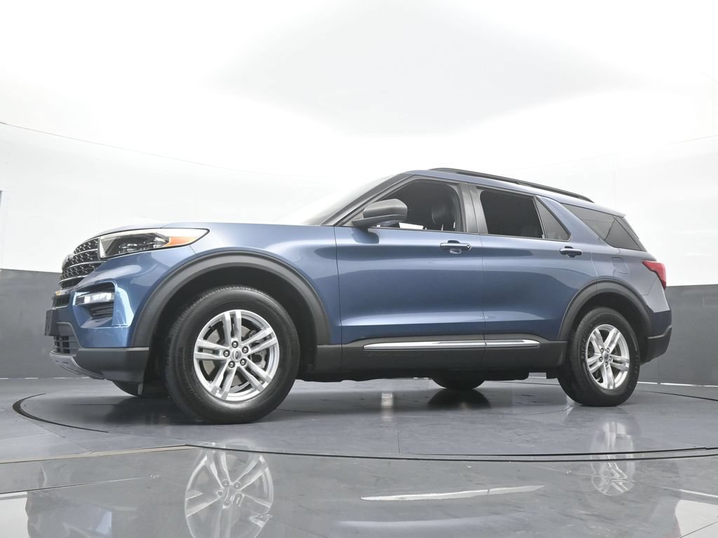 Used 2020 Ford Explorer XLT w/ Equipment Group 202A AWD/4WD image 54