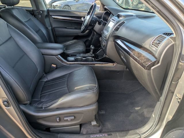 Used 2014 Kia Sorento SX w/ 3rd Row Package image 32