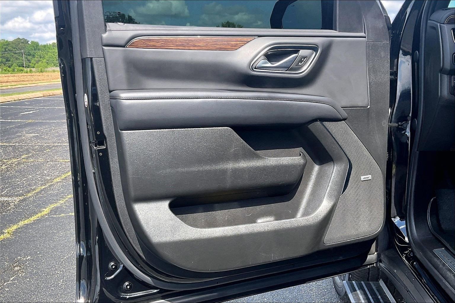 Used 2022 Chevrolet Suburban High Country AWD/4WD image 19