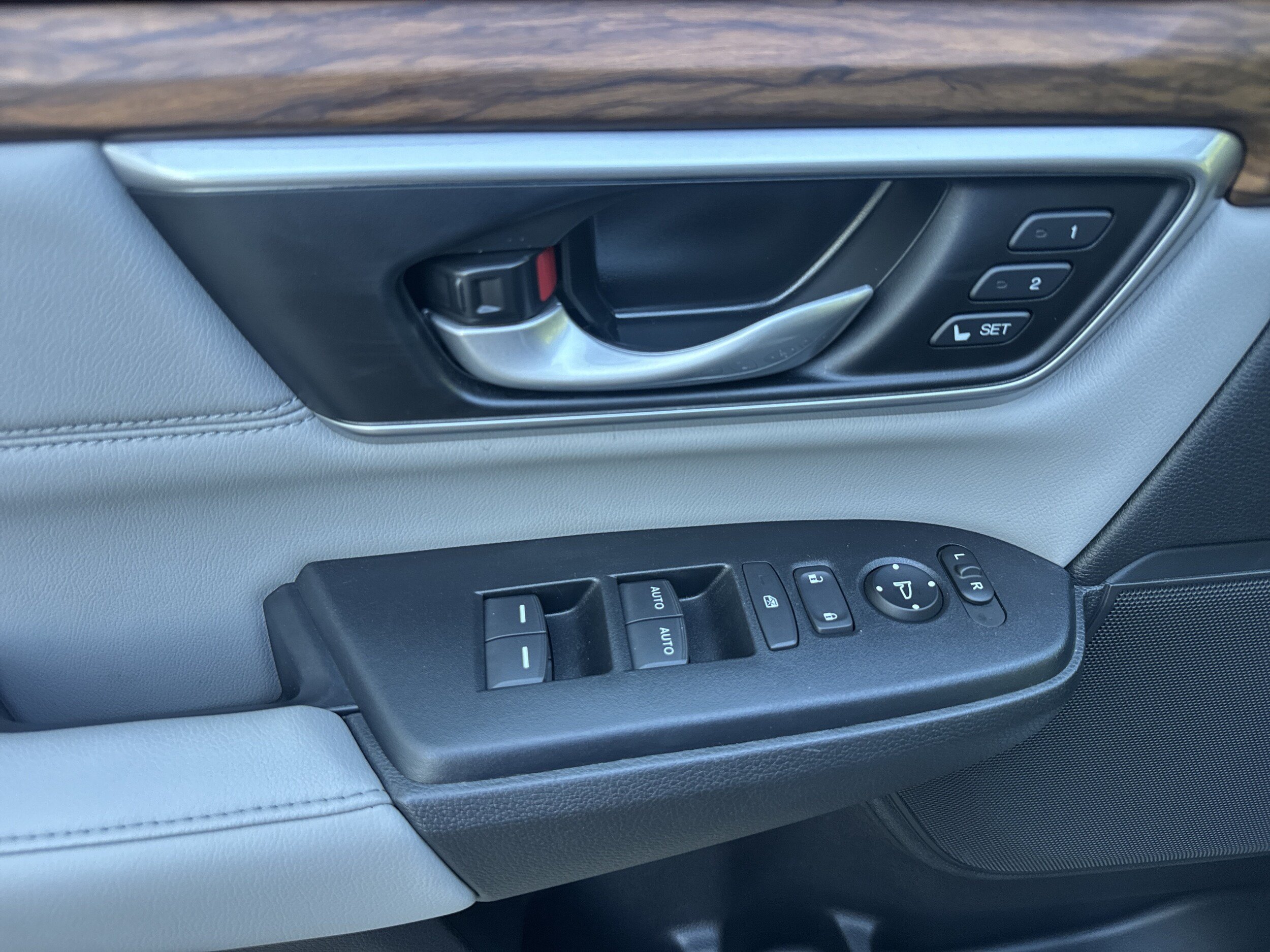 Used 2022 Honda CR-V EX-L image 9