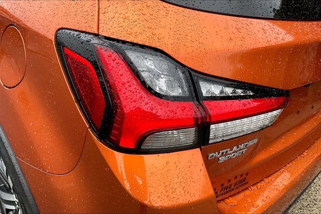 Used 2020 Mitsubishi Outlander Sport SE AWD/4WD image 28
