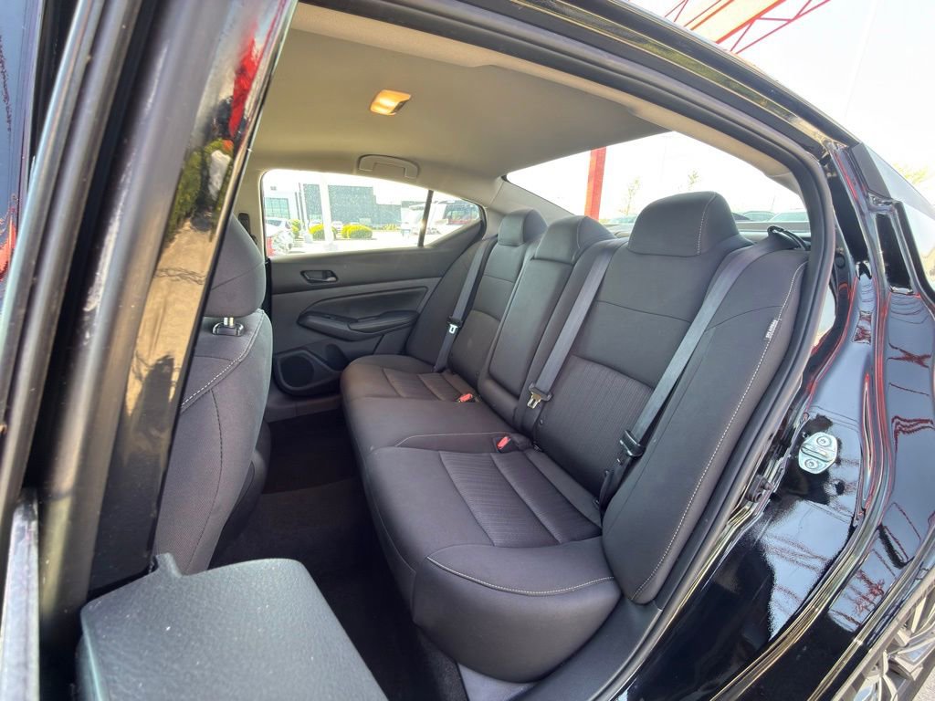 Used 2025 Nissan Altima 2.5 SV FWD image 17