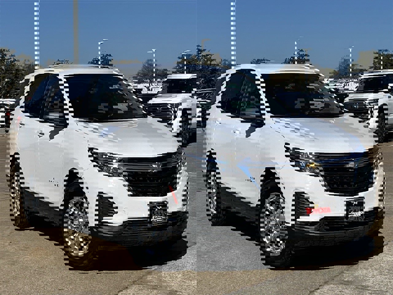 Used 2023 Chevrolet Equinox LS w/ LS Convenience Package image 2