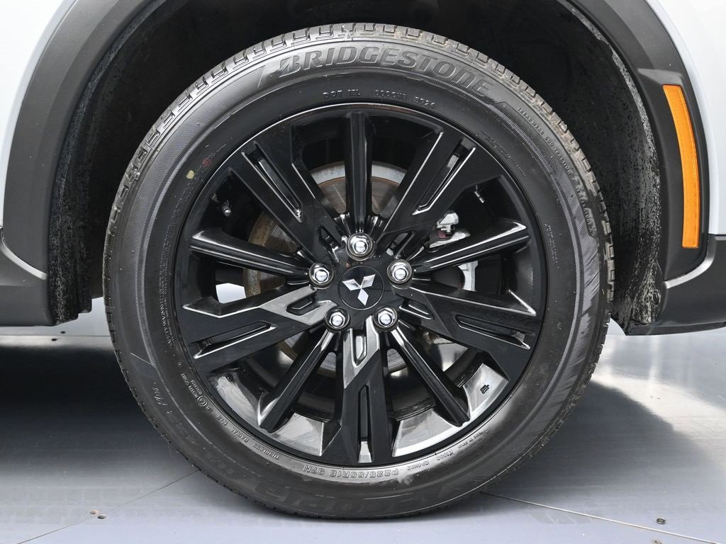 Used 2025 Mitsubishi Eclipse Cross LE image 12