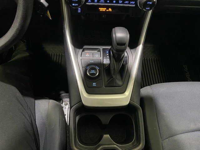 Used 2019 Toyota RAV4 LE w/ Carpet Mat Package image 19