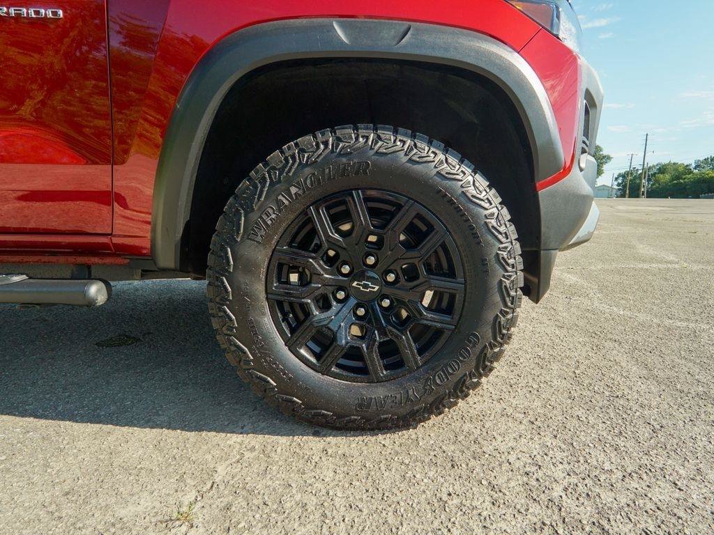 Used 2025 Chevrolet Colorado Trail Boss AWD/4WD image 10
