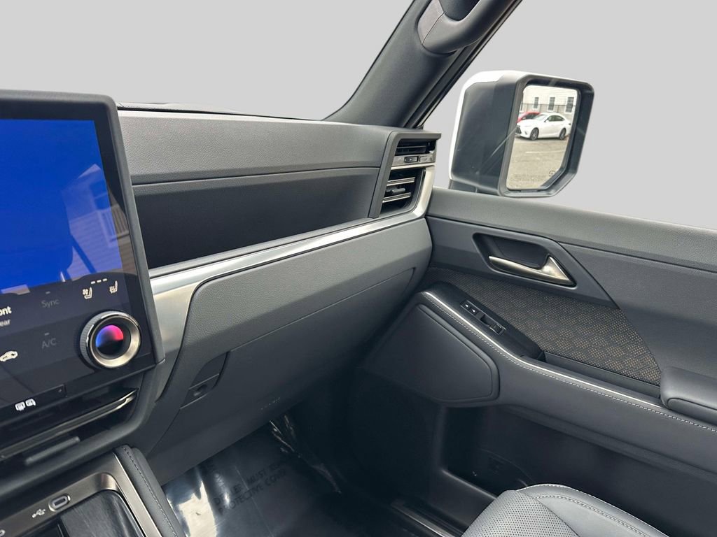 Certified 2025 Lexus GX 550 w/ Accessory Package (2T) image 27